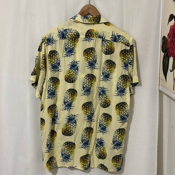 Banana Republic Slim Fit Short Sleeve Yellow Pineapple Design Shirt - Picture 3 of 4